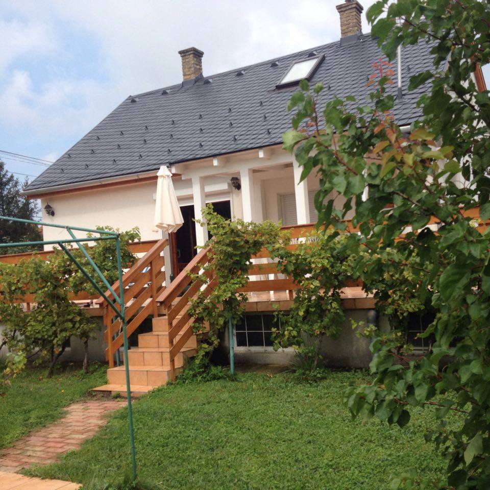 Eladó balatonfüredi strandközeli családi ház Eladó Ingatlan